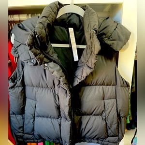 Lululemon Wunder Puff Cropped Vest, Black, size 4